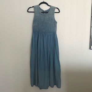 Father’s Daughter smocked chambray midi dress size small